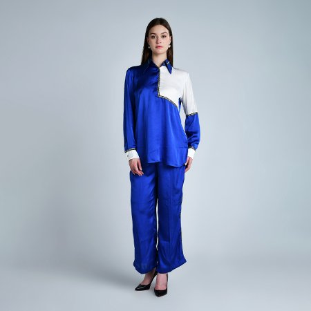  Model Photography in Delhi for printed Blue top